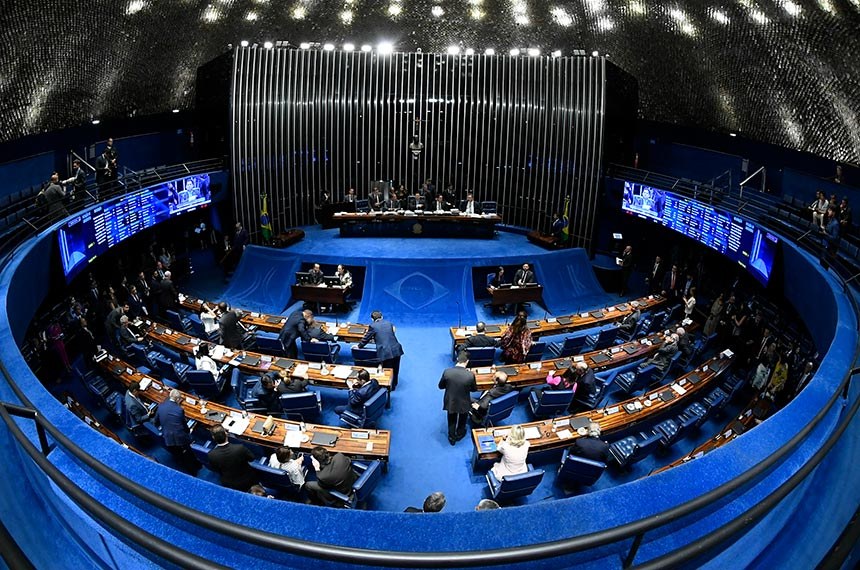 Senado aprova suspensão de reajuste de medicamentos e de planos de saúde